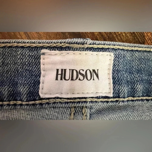 HUDSON | ladies Krista straight crop jeans with rolled cuff. Size: 32. - Picture 8 of 15